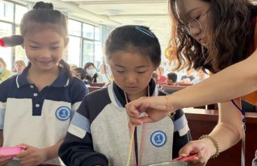 【茉莉花开】江浦街道人民桥社区开展“小手拉大手，香遇心时光”母亲节主题活动