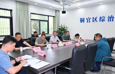 王书春开展带案下访和公开接访活动 - 铜官区人民政府
