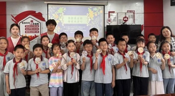 【茉莉花开】江浦街道人民桥社区开展“书香承古韵，锦镜映童心”主题活动