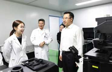 为区域高质量发展提供坚实的科技支撑，虹口区领导调研基础研究工作