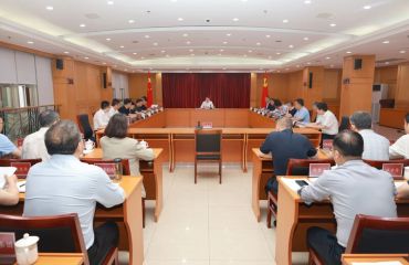 经开区召开党工委会议 学习贯彻习近平总书记近期重要讲话和重要指示批示精神 研究6月份重点工作