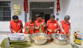 包粽子迎端午