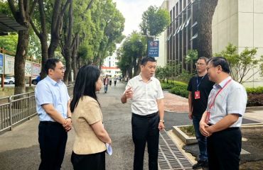 区领导督导中考准备工作 - 铜官区人民政府
