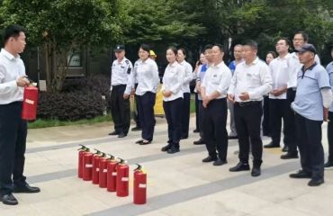 以练筑防，守护家园——江浦街道八里社区携手多方力量在中建熙元府开展消防综合演练