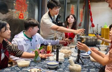 “@HUANGSHAN全球达人推介官”第二场外籍达人线下采风活动走进灵山村