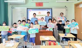 上海市交通委执法总队团委组织青年开展爱心暑托班安全宣教活动