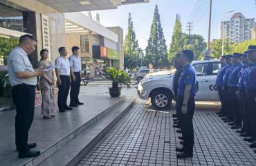 暖心守护！城管执勤车搭载AED机动服务
