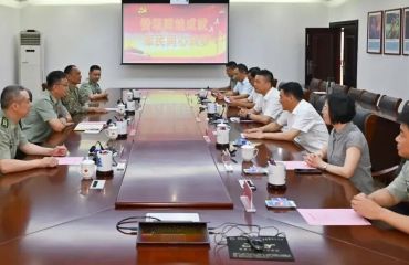 区四大班子开展“八一”建军节走访慰问活动 - 铜官区人民政府