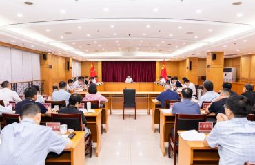 经开区召开党工委会议 学习贯彻习近平总书记近期重要讲话和重要指示批示精神 研究9月份重点工作
