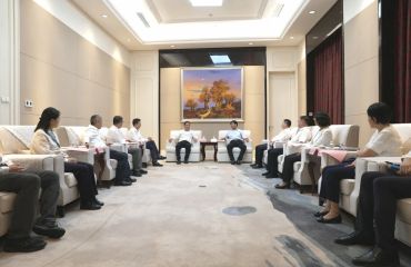 长宁区委书记孔福安率长宁区党政代表团赴新疆克拉玛依调研考察