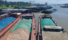 连续奋战15个小时 新江海河闸一线人员全力护航海太长江隧道工程建设