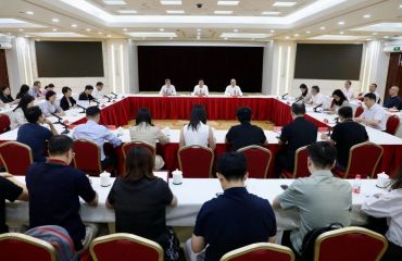 长宁区召开“人工智能+”特色赛道布局企业座谈会
