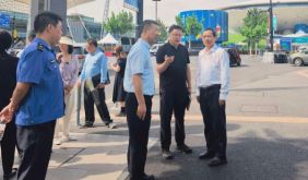 上海市绿化市容局党组书记、局长郜红建检查第48届世界技能大赛市容环境保障工作