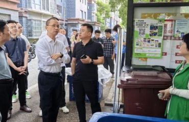 上海市绿化市容局副局长张立新赴普陀区金光花苑调研生活垃圾分类工作