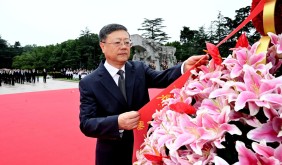 烈士纪念日 陈吉宁朱忠明黄莉新胡文容等与上海各界代表向人民英雄敬献花篮