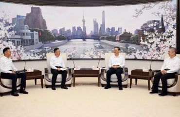 在新起点上共同谱写两地合作交流新篇章 陈吉宁朱忠明与宁海鹰桑本率领的果洛州党政代表团座谈
