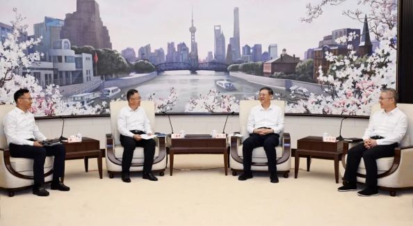 在新起点上共同谱写两地合作交流新篇章 陈吉宁朱忠明与宁海鹰桑本率领的果洛州党政代表团座谈