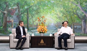 为上海推进现代化建设和高质量发展提供更多先进经验 陈吉宁会见来沪参加上海市市长国际企业家咨询会议的企业家代表