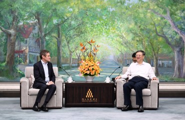 为上海推进现代化建设和高质量发展提供更多先进经验 陈吉宁会见来沪参加上海市市长国际企业家咨询会议的企业家代表