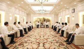 长宁区接待果洛州甘德县党政代表团