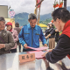 桥头一线送政策清朗文化润民心