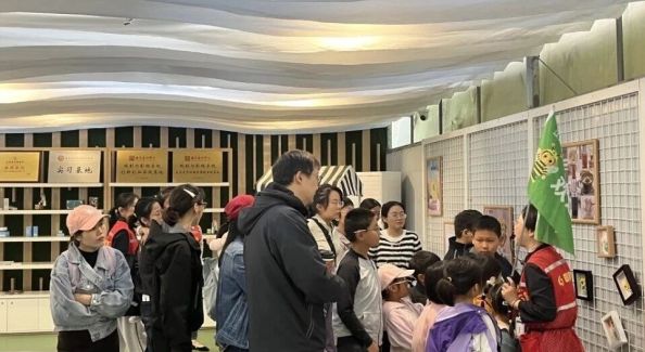 探秘蜜蜂王国 共筑科普之约——江浦街道城东社区×国资集团“双结对 双促进”老山蜜蜂文化半日研学营圆满举办