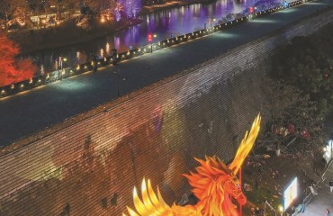 秦淮“飞马”亮灯记