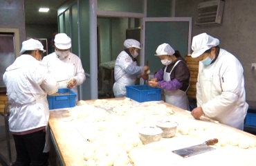 过年蒸馒头 “蒸”出好彩头