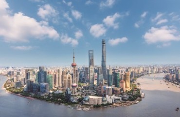 鍛造更為堅(jiān)實(shí)的戰(zhàn)略優(yōu)勢(shì)與核心競(jìng)爭(zhēng)力，提升上海城市能級(jí)