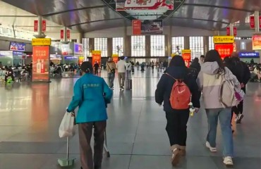 全國鐵路春運發(fā)送旅客突破4億人次