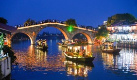 上海探索古镇“三区融合”