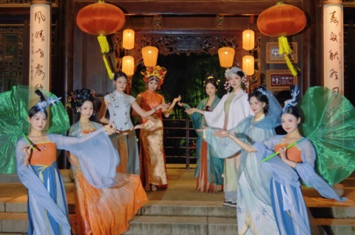 穿越古今的月光之约：扬州个园夜游焕新启幕