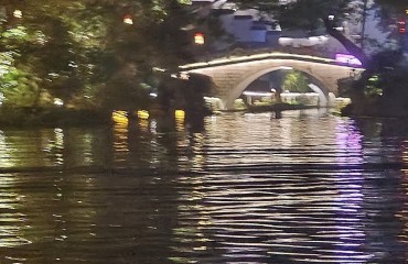 “桨声”灯影里的秦淮河