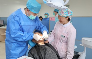 江苏兴化：顶尖专家聚水乡 义诊服务惠民生