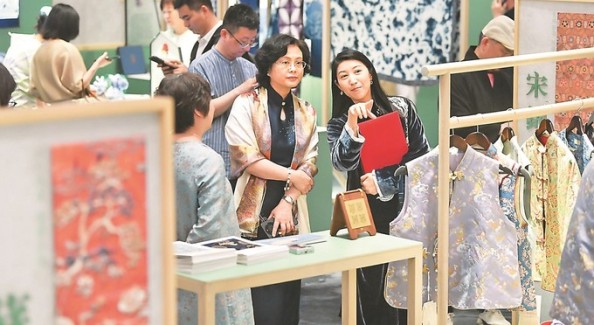 “文明遇·鉴：锦绣江苏”在港启幕 苏港共谱文化交融与产业合作新篇