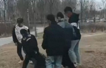  “未滿14歲”的免罰與“入室”未定性的傷：銀川12歲男孩被打搜家事件背后的法律困境