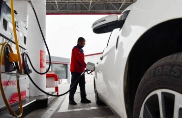 年內(nèi)首降：4月21日國內(nèi)油價迎“開年第一跌”，加滿一箱省下一頓簡餐