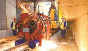 崇明線全線軌道貫通 力爭今年底全面建成