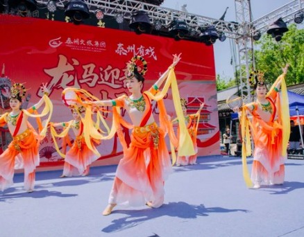五一首日，凤城河风景区沉浸式体验拉满，解锁假日新精彩