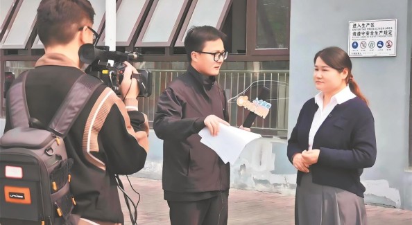 进车间看岗位 阜阳“直播探岗”破解求职信息不对称