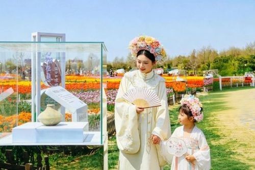 盐城将21件文物“种”进花海，一座博物馆的“破圈”实验