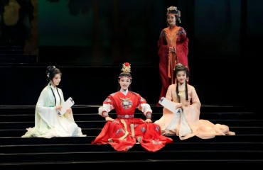 越劇120歲，這場(chǎng)國(guó)家級(jí)藝術(shù)節(jié)如何讓老戲腔“破圈”?