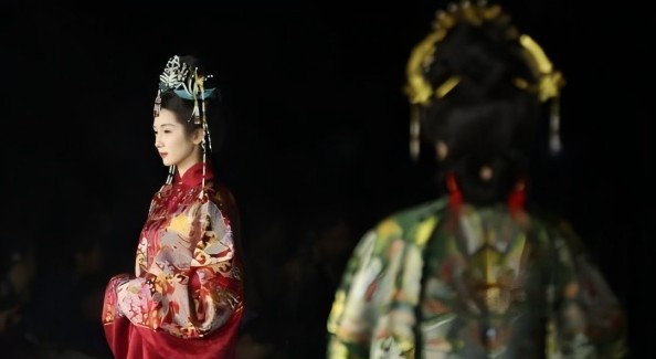 四大名锦首度同台合璧，填补中国织锦五千年历史空白