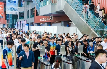 “展会+市场”双向联动，义乌前4月14场经贸展带动采购热潮