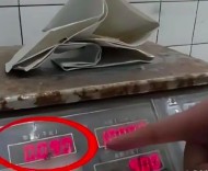 一只塑料袋“吞掉”32只河蝦——上海青浦水產(chǎn)市場(chǎng)“去皮”亂象調(diào)查