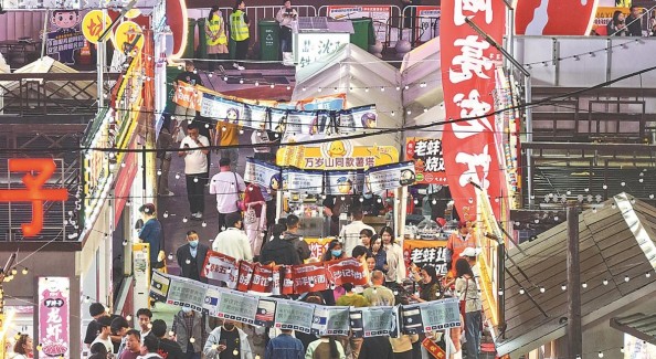 蚌埠蚂虾街归来：一条百米小巷“嘬”出一个城市IP