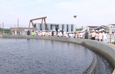 民族团结护生态 童心共筑绿水青山