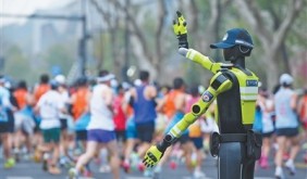 從“單兵試點(diǎn)”到“組隊(duì)護(hù)航”：杭州交管機(jī)器人中隊(duì)的進(jìn)化邏輯