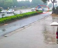 公車(chē)收禮、電話(huà)“公關(guān)”：江蘇揚(yáng)中一起執(zhí)法違紀(jì)事件全記錄