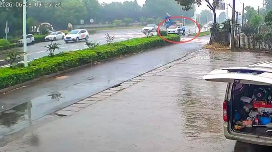 公車(chē)收禮、電話“公關(guān)”：江蘇揚(yáng)中一起執(zhí)法違紀(jì)事件全記錄